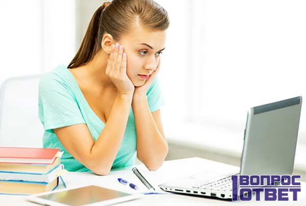 Девушку одолевают ненавистники Девушку одолевают ненавистники