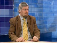 Профессор, д.б.н. Сергей Вячеславович Савельев
								Источник: http://www.1tv.ru/news/other/1850