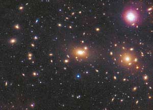 Скопление галактик Coma (Волосы Вероники). Почти каждый объект на снимке - галактика  (фото O. Lopez-Cruz at al, Instituto Nacional de Astrofisica, Optica y Electronica, Mexico с сайта  www.astronet.ru)