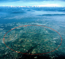 Площадь, занимаемая <nobr>27-километровым</nobr> туннелем БАК (изображение с сайта www.interactions.org)