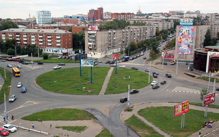 Ижевск население. Площадь Гайдара Пермь. Сквер Гайдара Пермь. Дзержинский район Пермь площадь Гайдара. Площадь Гайдара Пермь 2006.